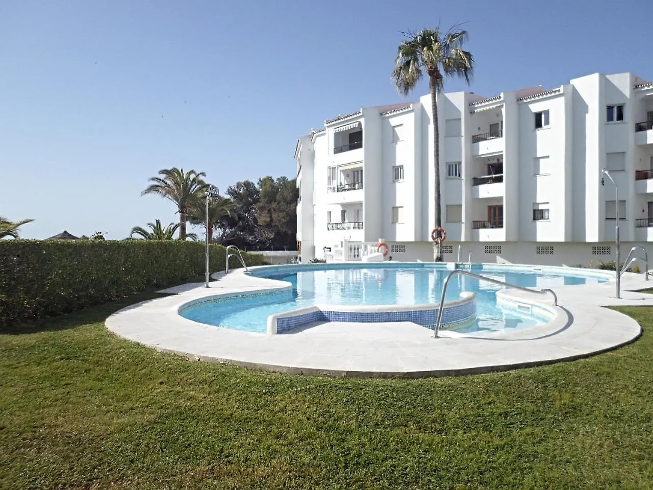 Palmeras 9 Menyber Nerja Apartment